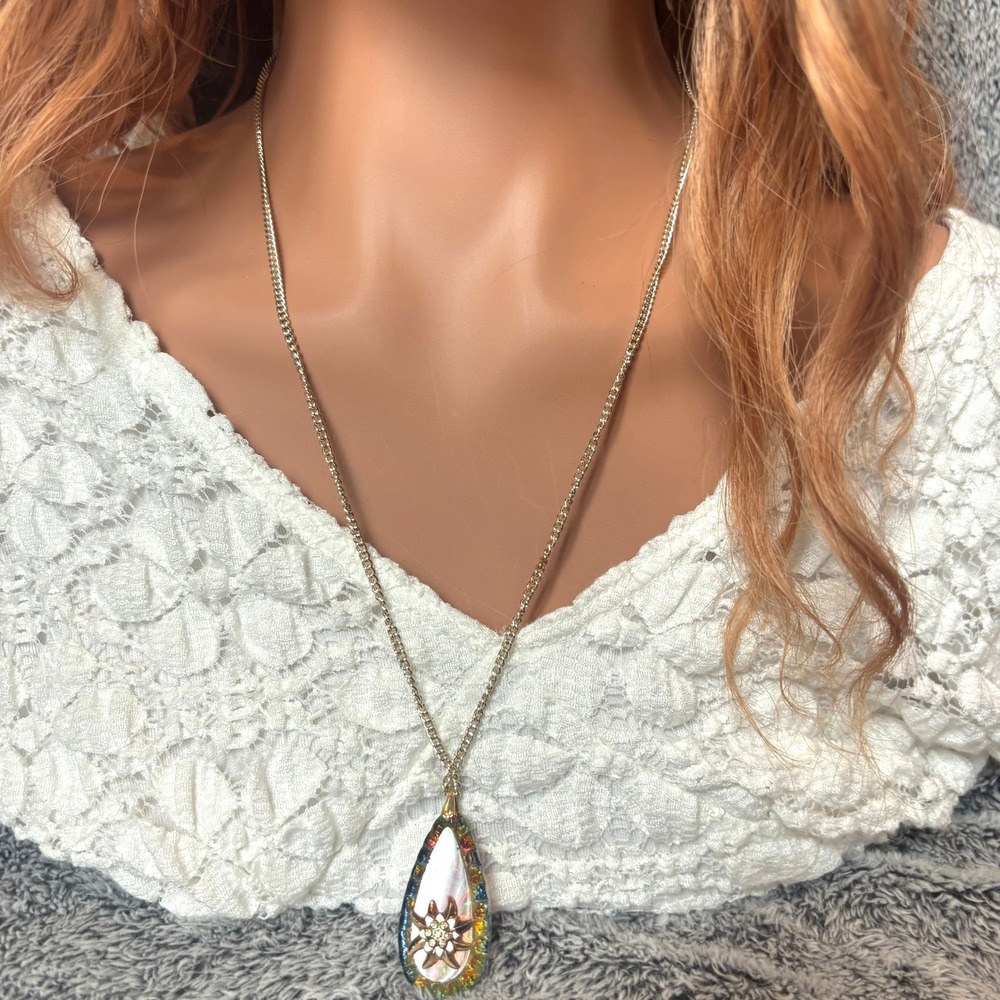 Vintage Germany Necklace Edelweiss Floral Aurora Borealis Glass Teardrop 21790